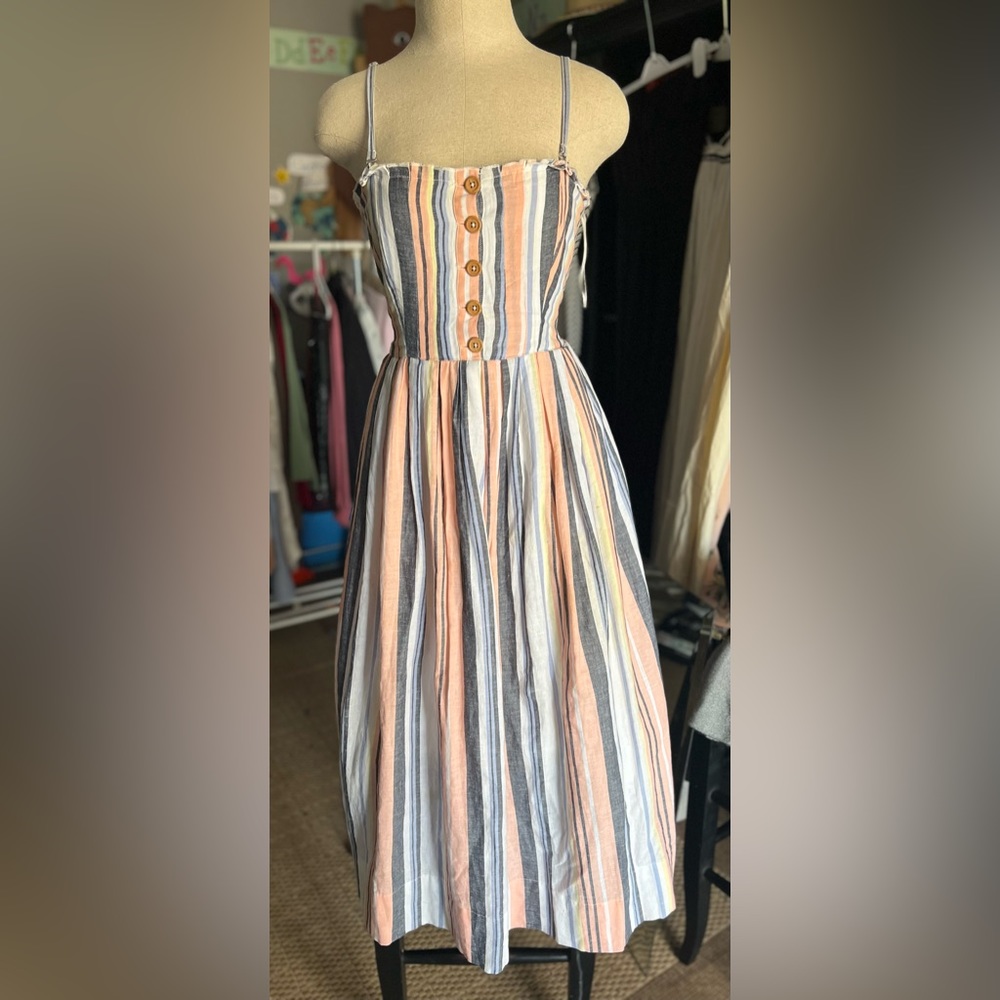 Free People! Super cute dress size medium